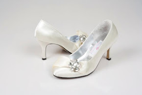 Vitnage Crystal Bow Shoes