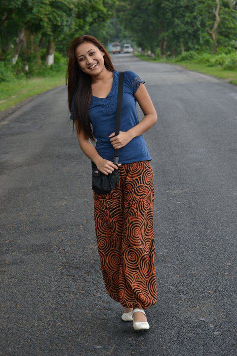 INDIAN GIRLS PHOTO: Moonmi Phukan_Assamese Actress (HD Wallpaper)