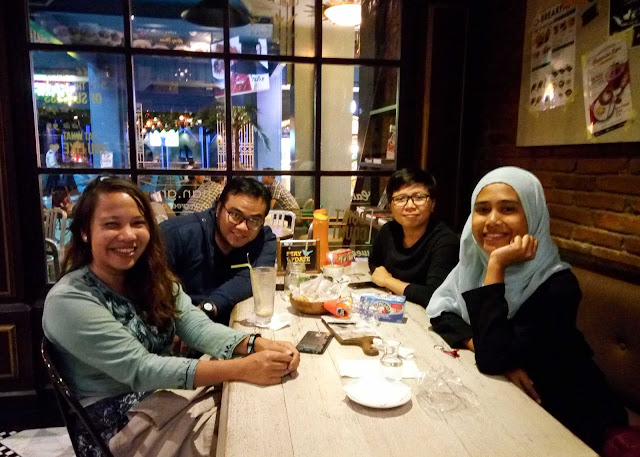 Geng nongkrong di coffeeshop Potret Anak Urban Milenial (2). jurnaland.com
