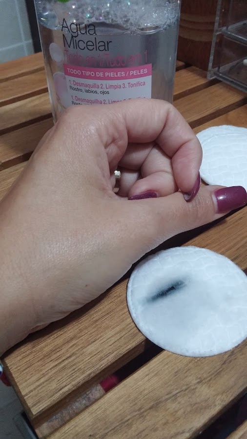 retira perfectamente el maquillaje