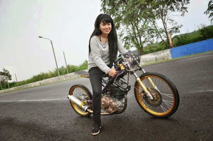 Kumpulan Foto Joki Drag Cantik Indri Barbie | Gambar Foto Terbaru