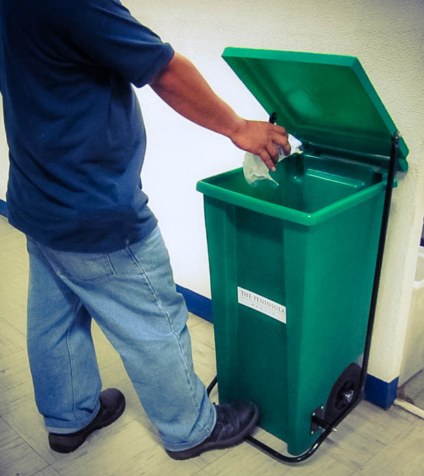 ROLLING BIN 70 LITERS W/ FOOT PEDAL