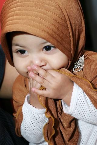 http://4.bp.blogspot.com/-id3RNQRv-I8/TZBfjyh592I/AAAAAAAAABM/YO4eQSOMJI4/s1600/bayi+lucu+2.jpg