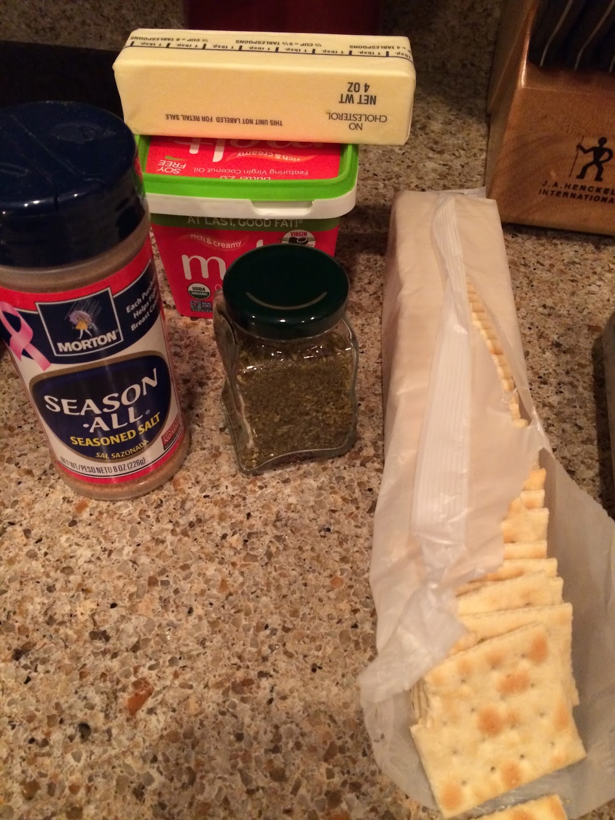 NOVA Frugal Family Seasoned Saltine Crackers from the Pioneer Woman