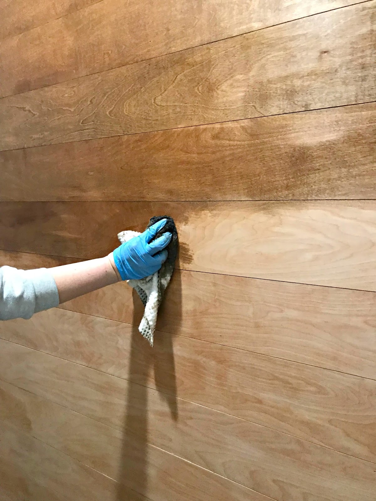 Creating A Beautiful Wood Accent Wall For Less From Thrifty Decor How To Stain A Vertical Surface