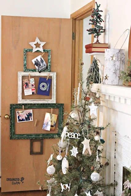 Thrifted Frame Christmas Tree Card Holder #chickenwire #frameideas