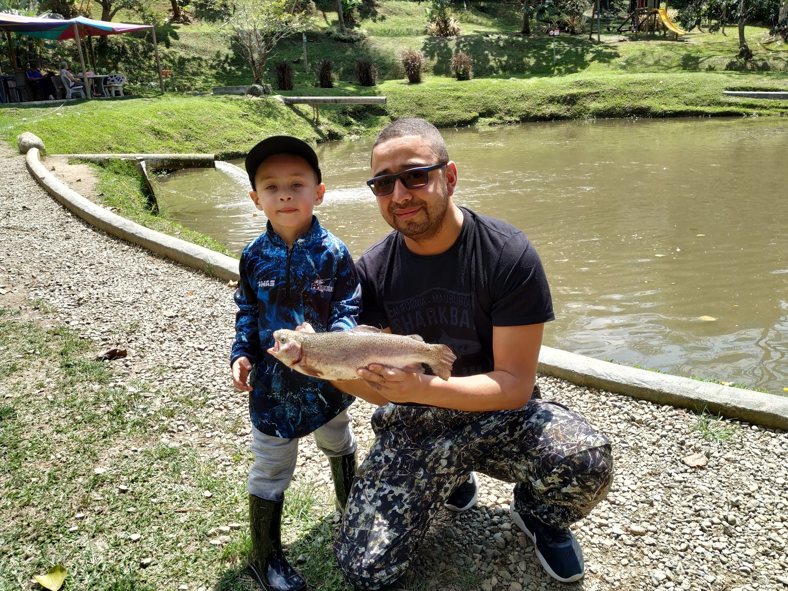 Espacio de Pesca Pesca de trucha en la truchera piedra Lisa, Girardota