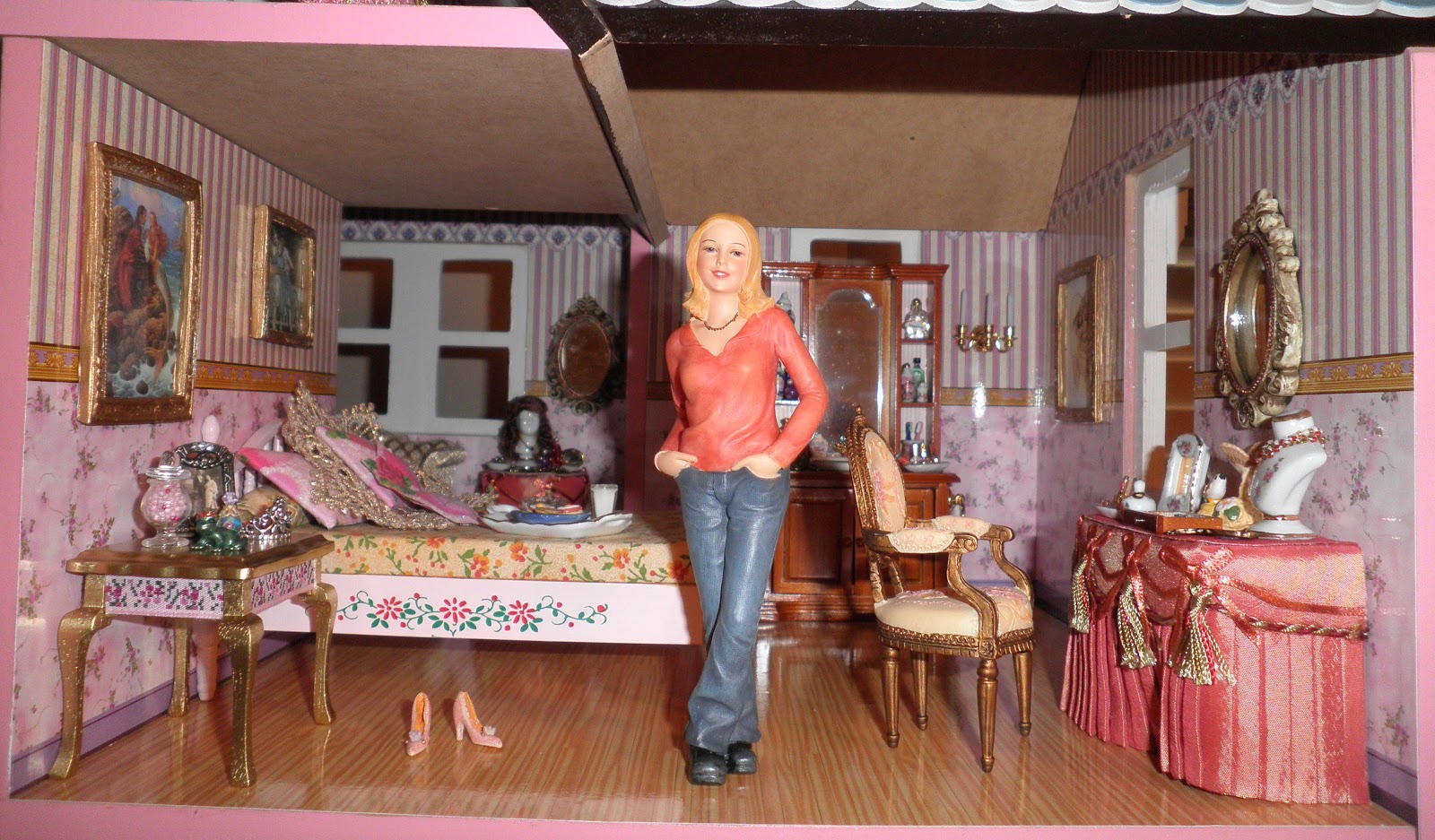 Her Collection of Dreams Pink Dollhouse Tour