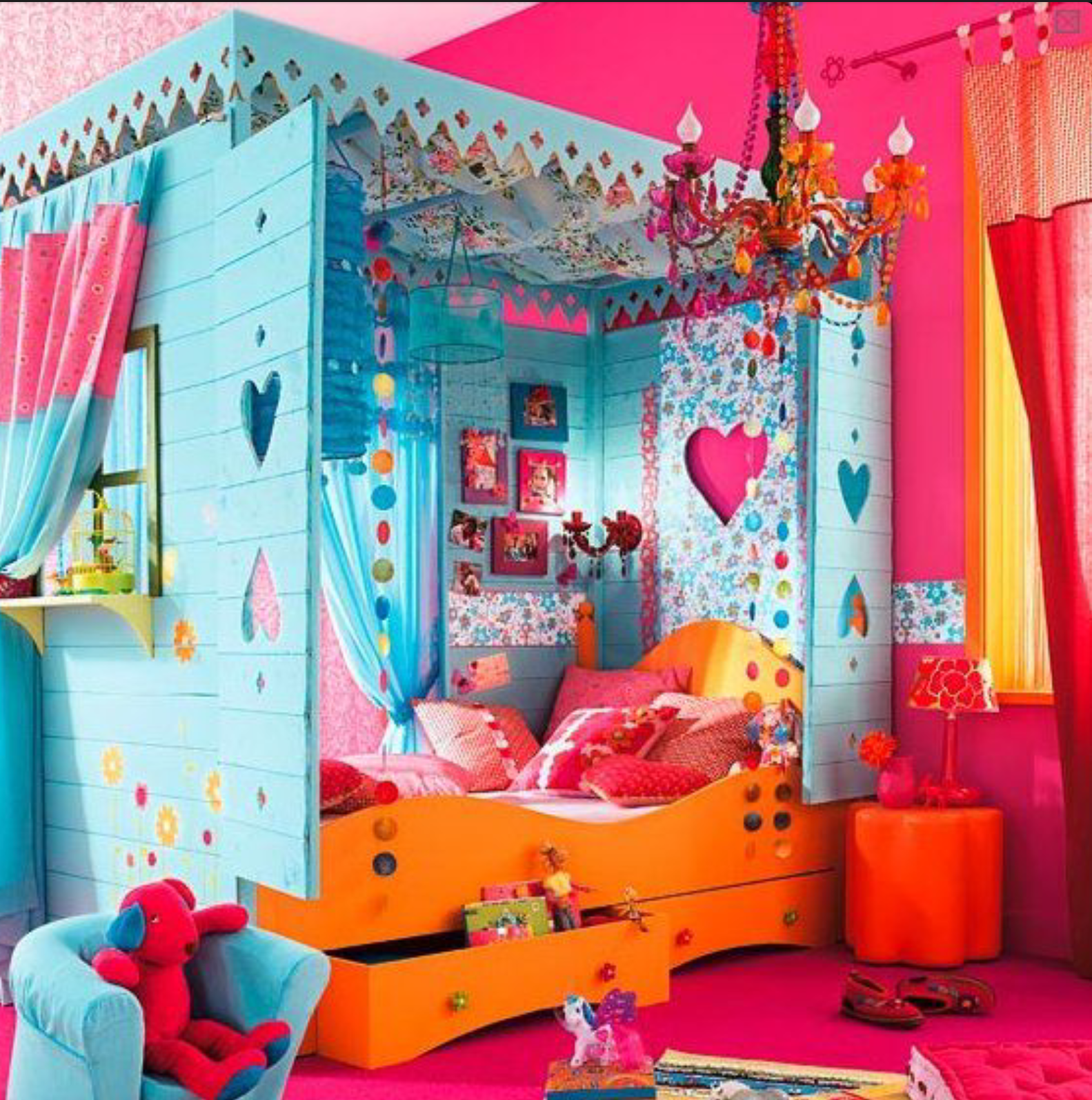 Интересное для 12 лет. Необычная спальня для девочки. Яркие детские комнаты для девочек. Яркая детская комната для девочки. Детская комната для девочки крутая.