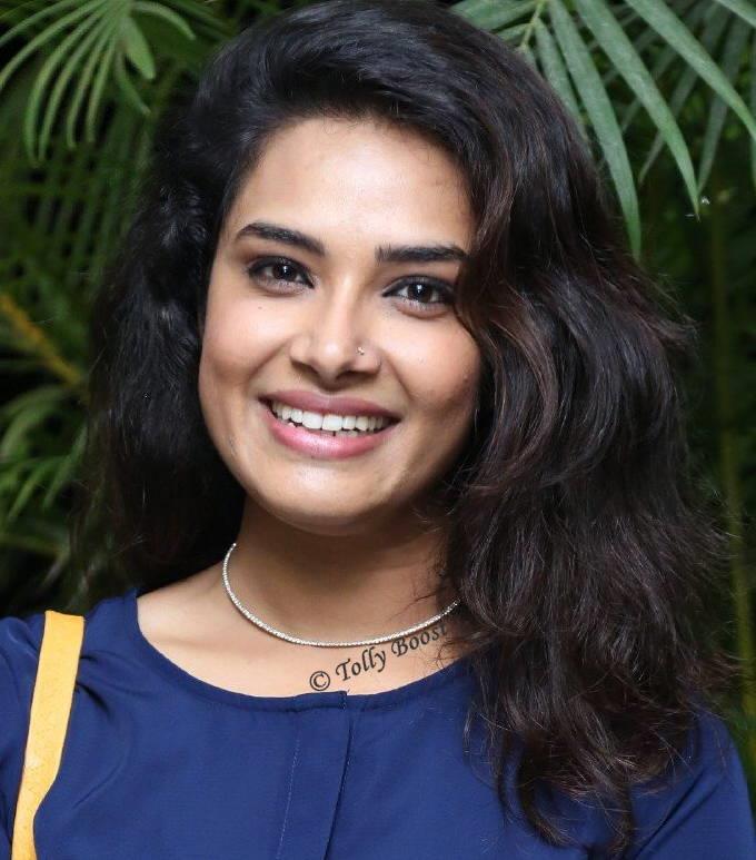 Big boss hari teja hd stills Telugu TV Actress Hari Teja Hot Smiling