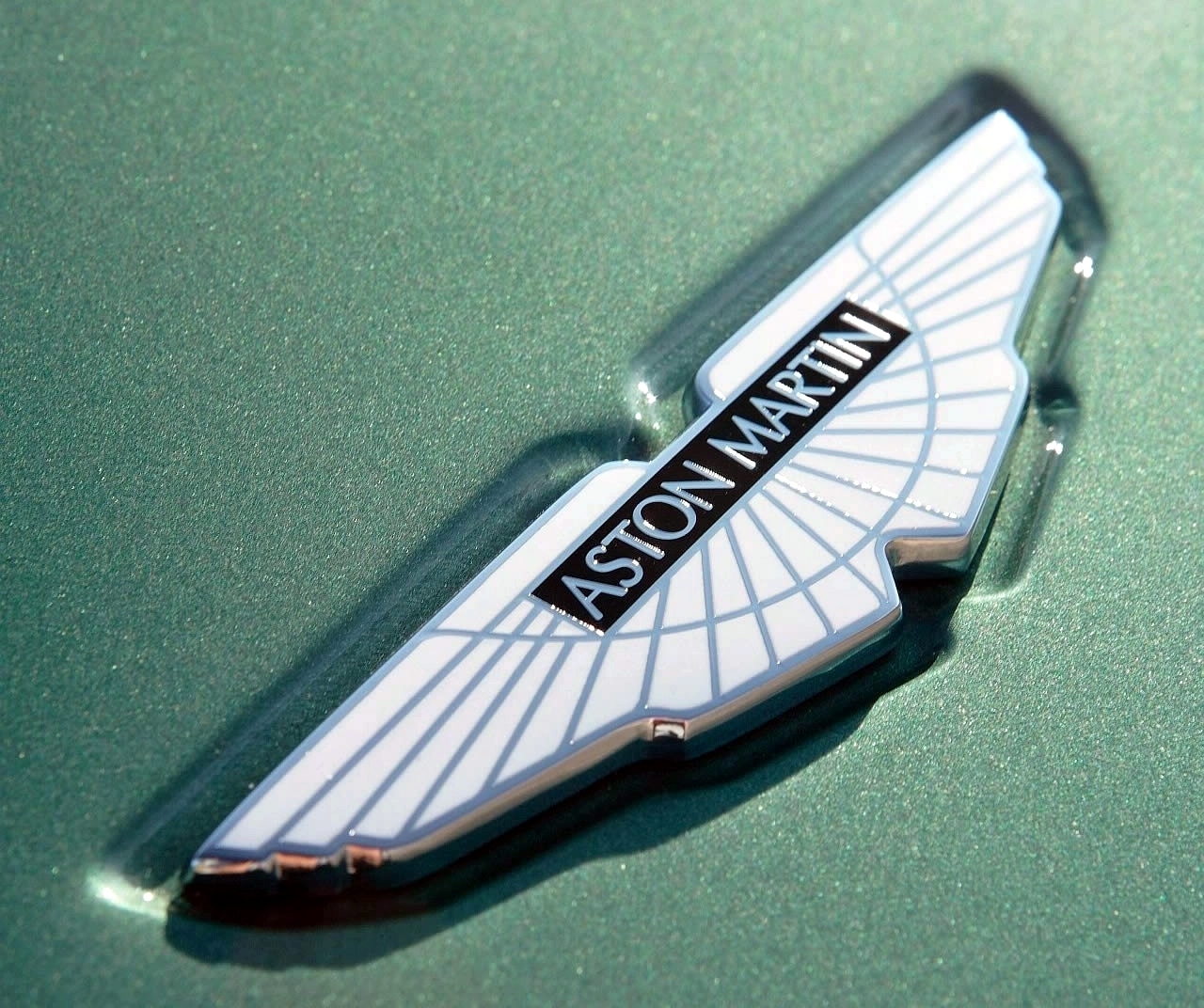 Aston Martin logo History