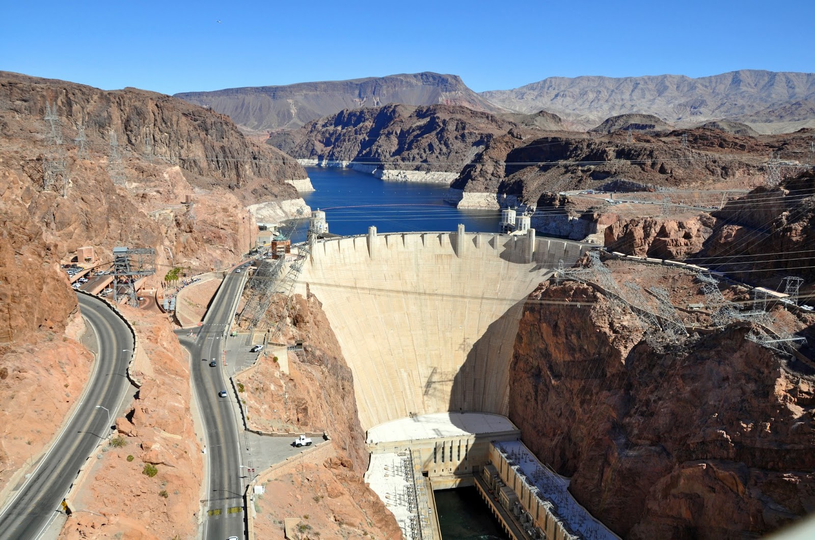 http://4.bp.blogspot.com/-ifyB6Ag5z3s/UW85reNtqtI/AAAAAAAAFw0/BTrZIsECKmc/s1600/Nevada-Hoover-Dam-From-Bridge.jpg