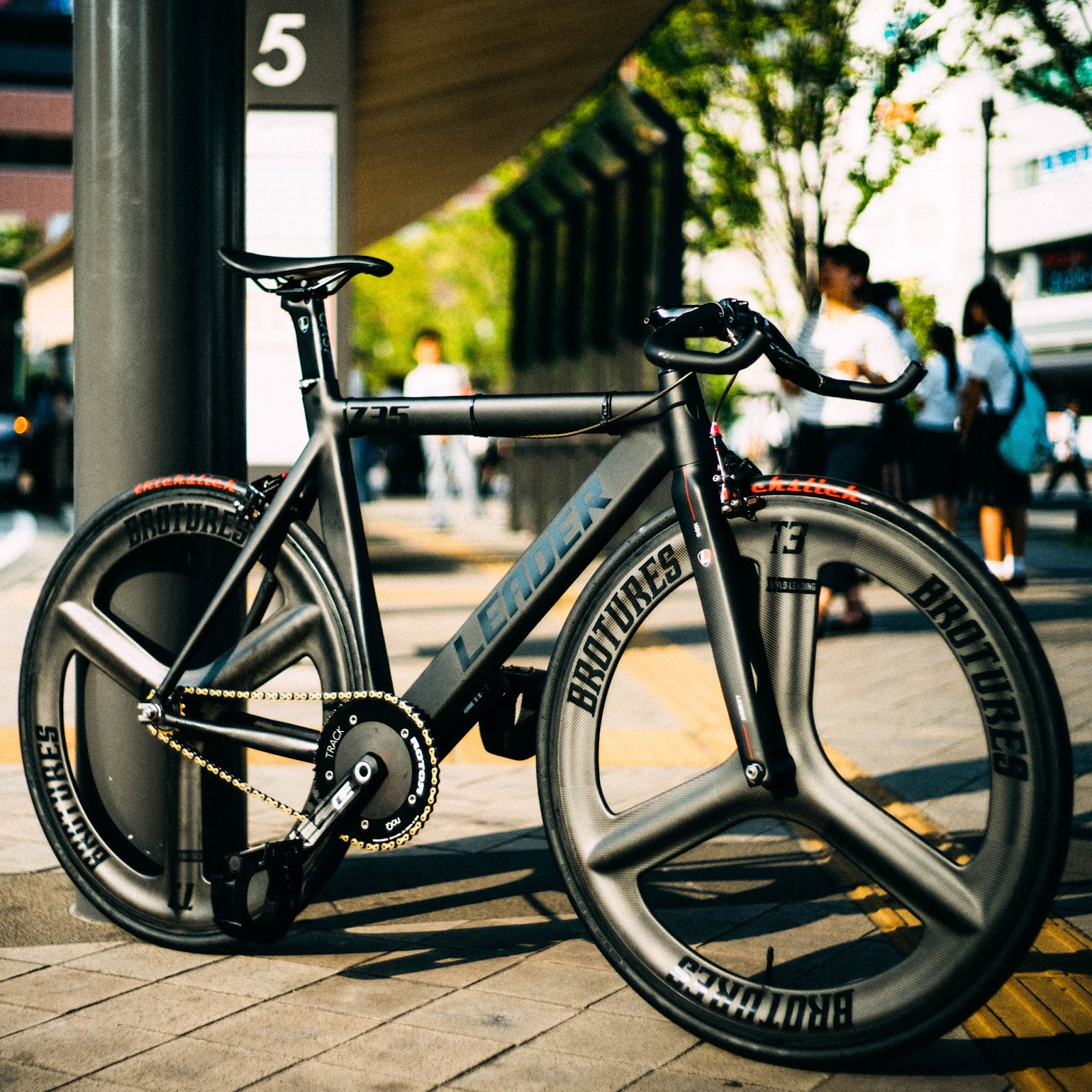 Charlieで販売されてるピストだよ Charlie Make A Personalized Bicycle