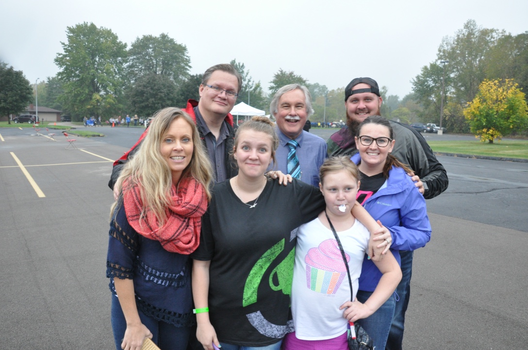 Talking Taylor Schools KENNEDY HIGH SCHOOL Family takes in the parade
