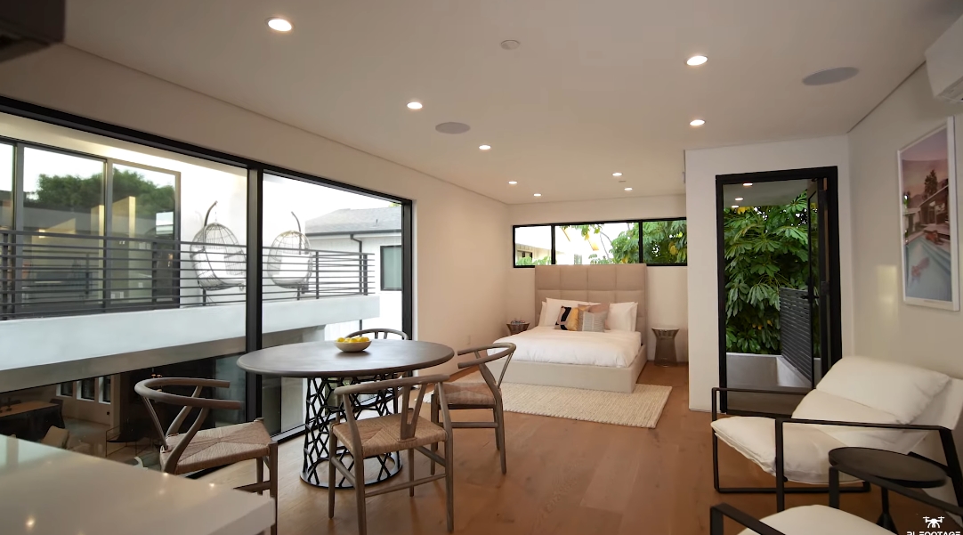 32 Interior Design Photos vs. 831 N Curson Ave, Los Angeles Luxury Home Tour