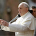 Ο πάπας θα πλύνει συμβολικά τα πόδια 12 ΑμεΑ
