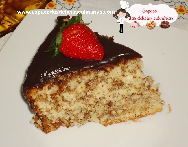 Bolo formigueiro com chocolate e morangos - Espaço das delícias culinárias
