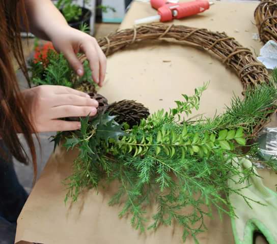FOLLAJE INVERNAL - CORONA NAVIDEÑA