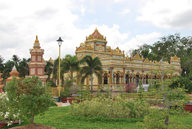 La pagode Vinh Trang, My Tho - Photo An Bui La pagode Vinh Trang, My Tho - Photo An Bui
