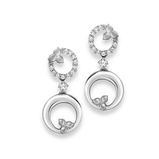 GIVE YOUR MOM A GIFT OF PURE LOVE WITH PLATINUM GIVE YOUR MOM A GIFT OF PURE LOVE WITH PLATINUM