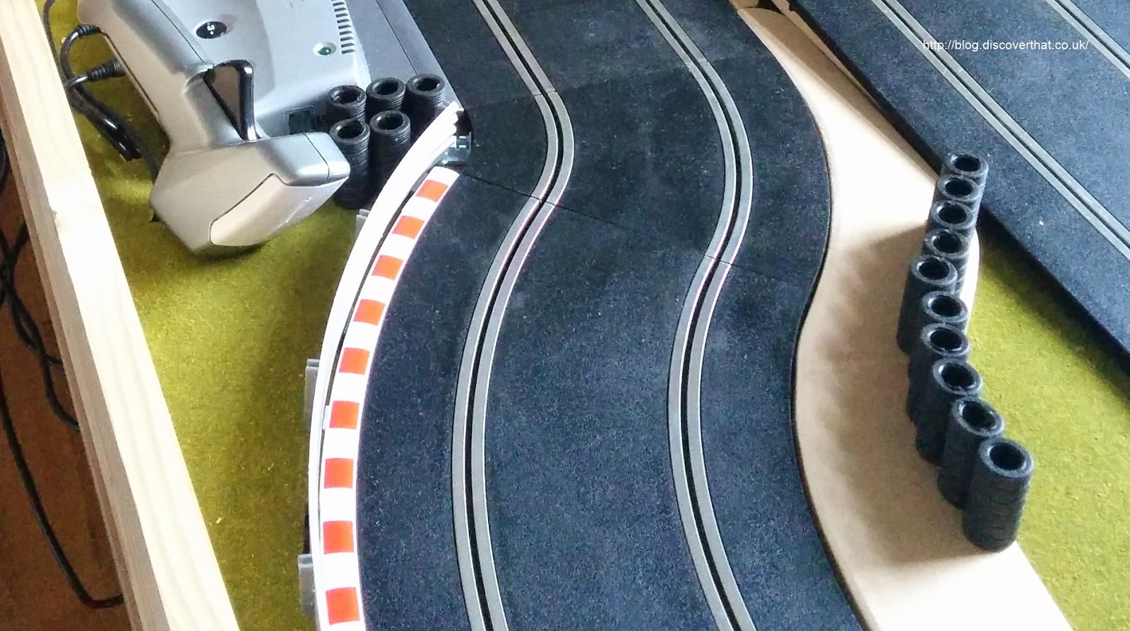 DiscoverThat Journal Four Tier Slot Car Track