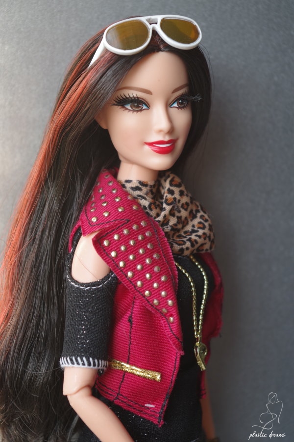 Plastic Dreams Dolls :: Barbie et miniatures: Raquelle Barbie Style Doll