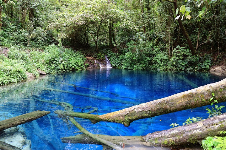 Kaco, Danau Indah dan Misterius di Indonesia Kaco, Danau Indah dan Misterius di Indonesia