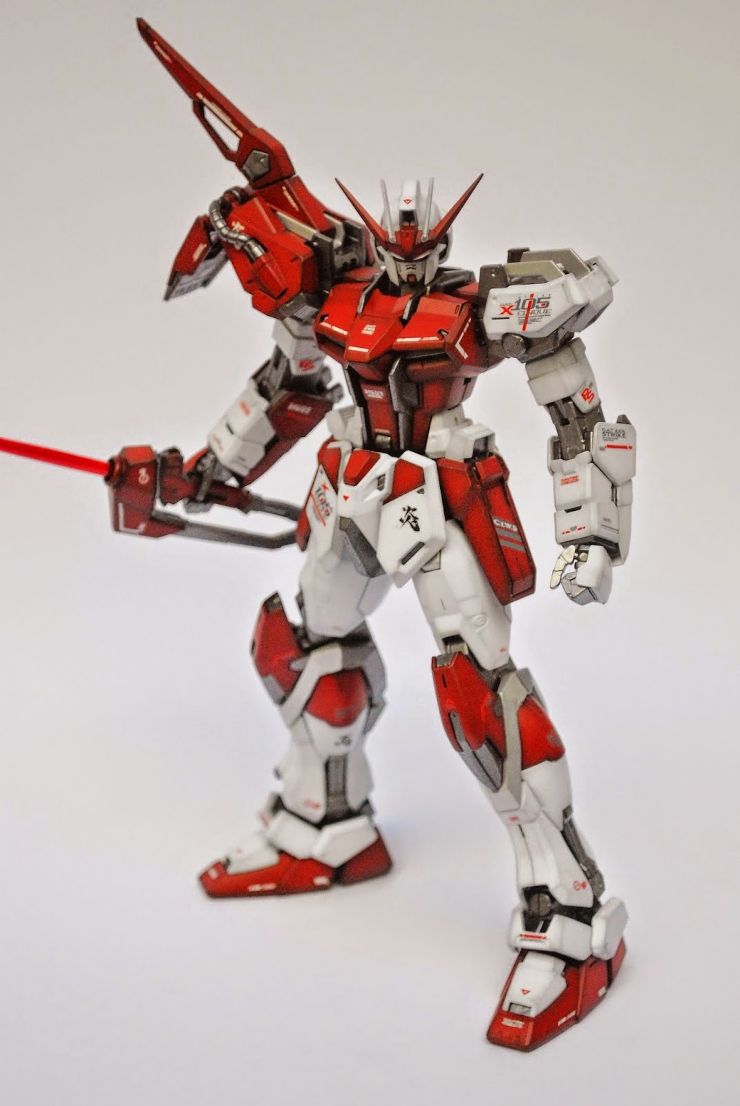Gundam Family: MG 1/100 Sword Strike Gundam Painted Build