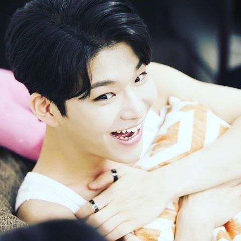 COREA MODA : BOYS24 expulsó a Lee Hwayoung en San Valentín