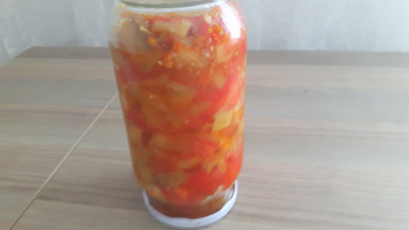 Sirke ve diğer konserve tarifleri ile tuzlanmış kabak Sirke ve diğer konserve tarifleri ile tuzlanmış kabak