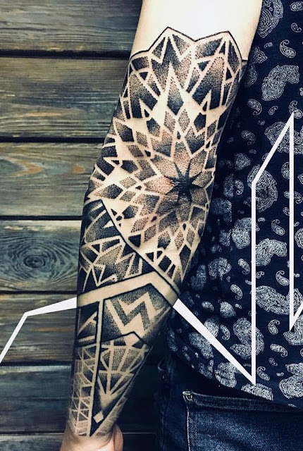 Tatuagens geométricas para as meninas Tatuagens geométricas para as meninas