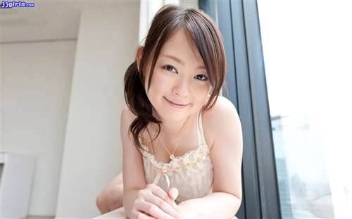 Ngắm body thướt tha trắng trẻo của Sayaka Yuuk