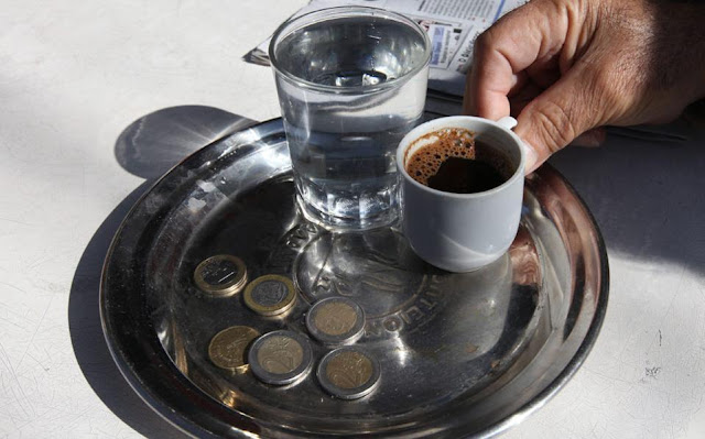 Η τρομερή ιστορία για το πως βγήκε το φιλοδώρημα!