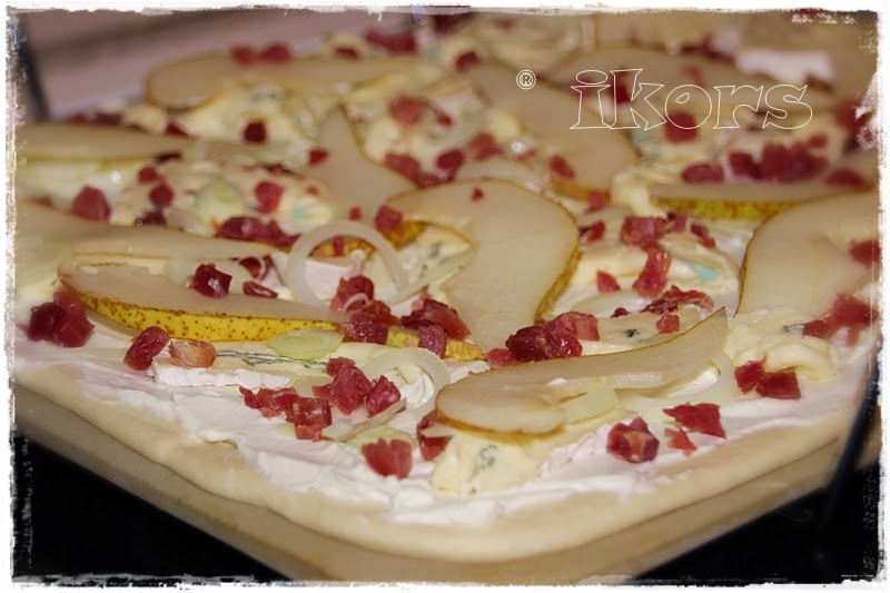 Kochen....meine Leidenschaft : Birnen Gorgonzola Flammkuchen