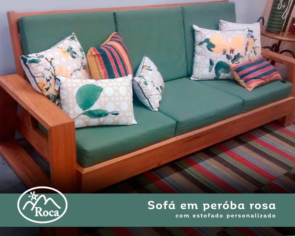 Roca móveis e decoração Sofá em Peróba Rosa com Estofado Indaiatuba/SP