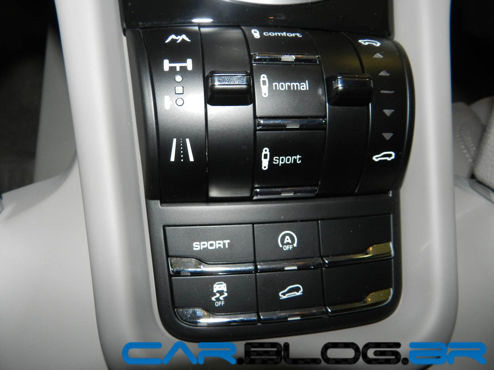 Porsche Cayenne S Turbo fotos, preço e especificações