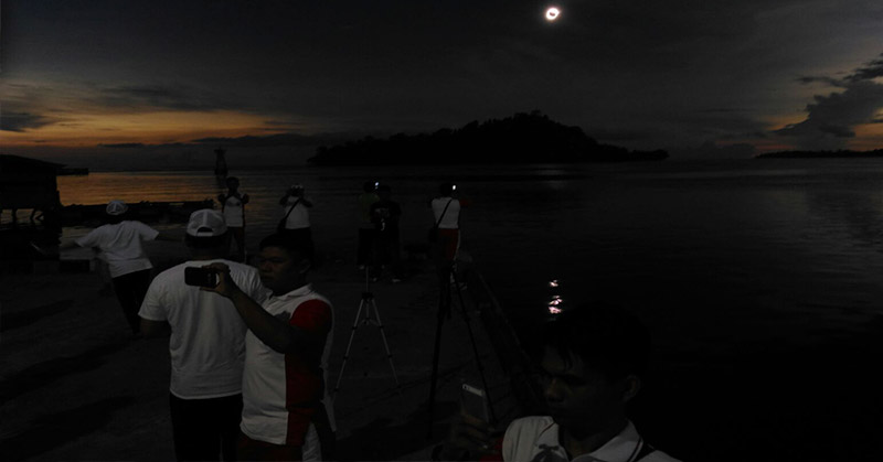 Gerhana Matahari Inilah Foto-Foto Gerhana Matahari Yang Indah Dan Menakjubkan