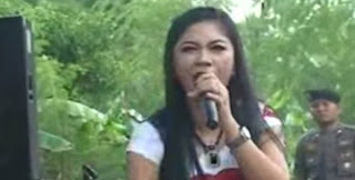 Ada Gajah Dibalik Batu - Ratna Antika Monata Ada Gajah Dibalik Batu - Ratna Antika Monata
