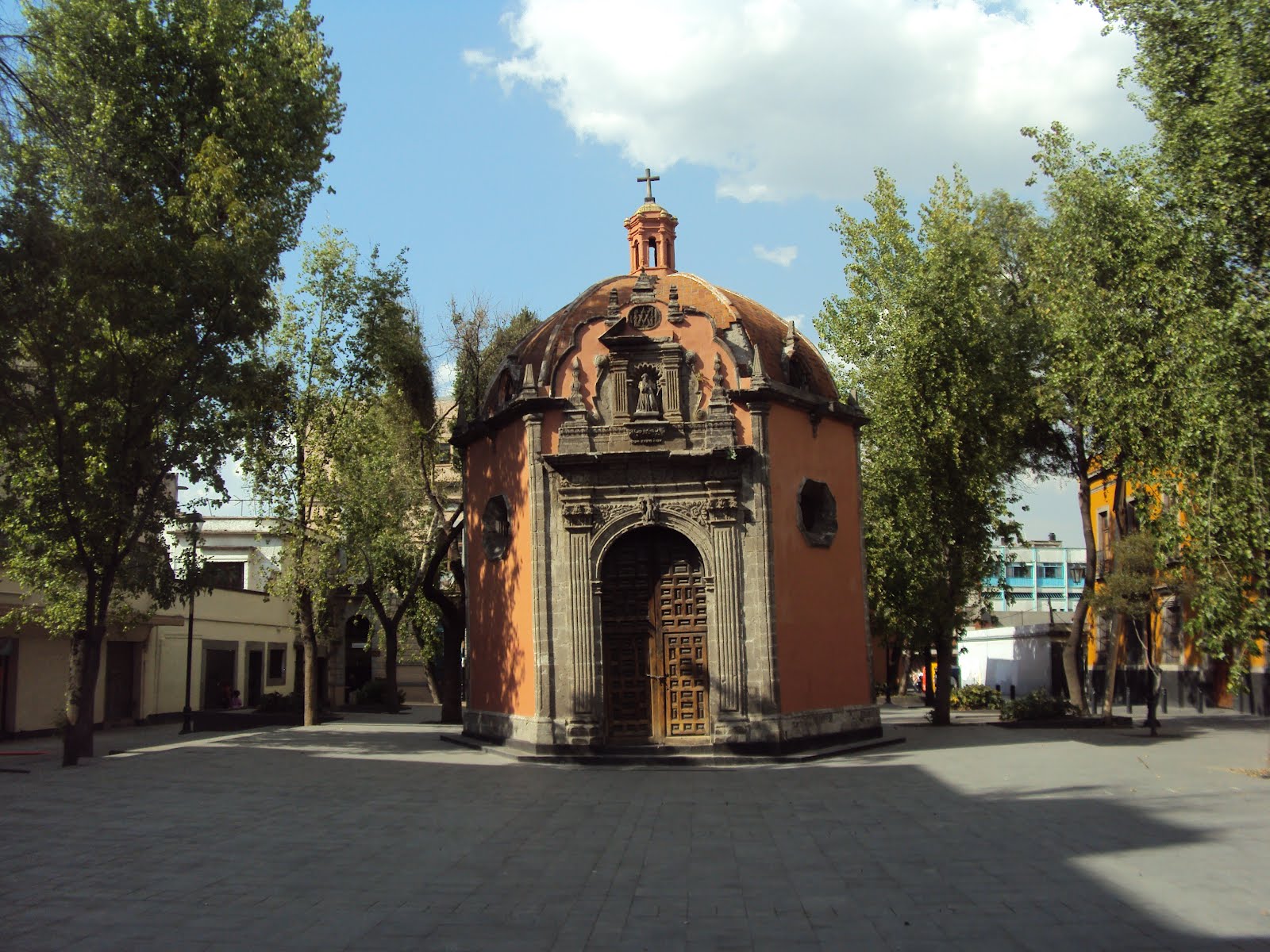 Instantáneas de la Ciudad Capilla de