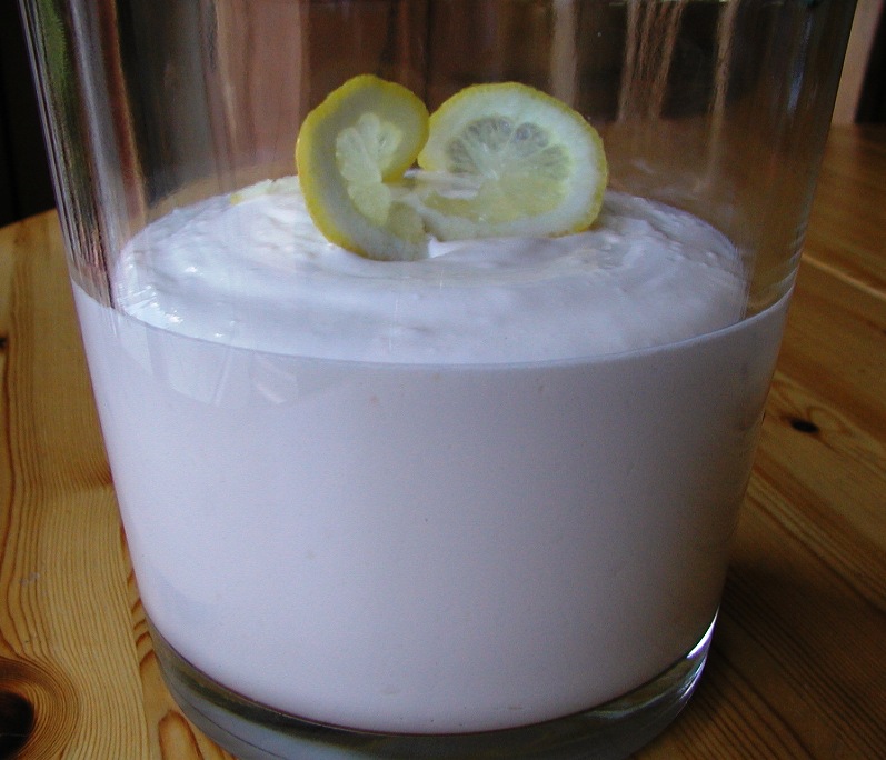 Steffies Hexenhaus: Zitronen-Joghurt-Mousse - ich setz mich rein!