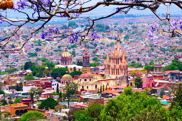 Parroquia de San Miguel Arcangel desde el mirador Pedro Vargas Calles de San Miguel de Allende
