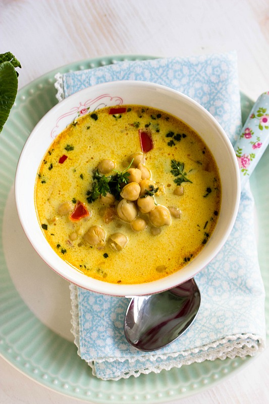 Schnelle,gesunde Kichererbsen Suppe mit Kokosmilch und vielen Gewürzen