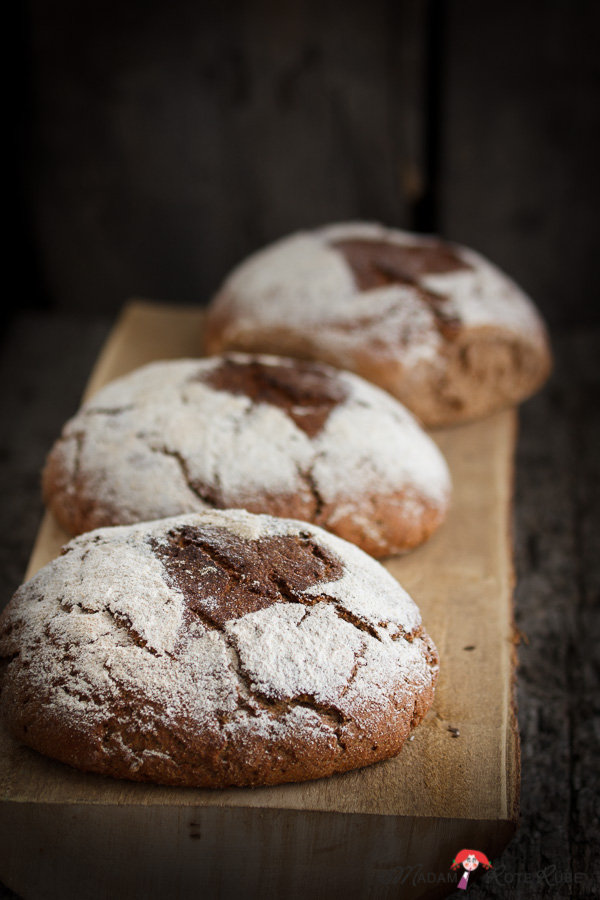 MADAM ROTE RÜBE´S HERZIGES VOLLKORN-MISCHBROT MIT SAUERTEIG