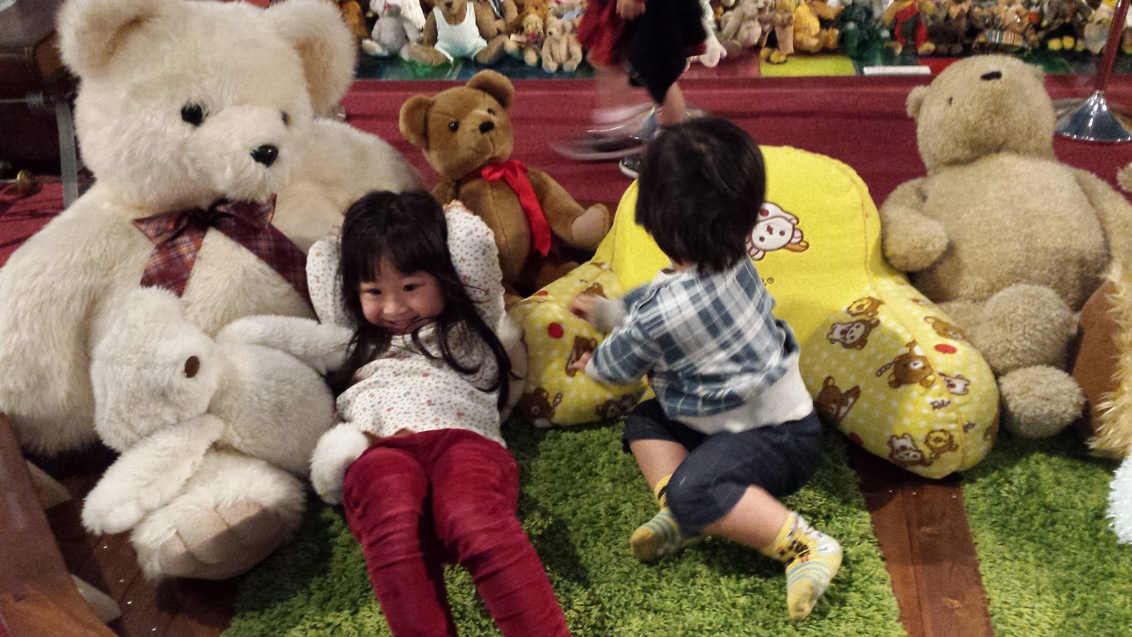 Family trip to Japan Tateshina teddy bear museum in Nagano