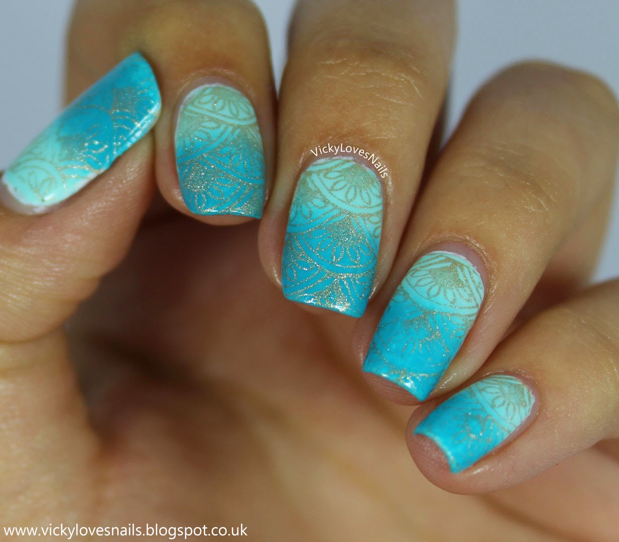 Vicky Loves Nails!: 52 Week Pick & Mix Challenge: Two Colour Gradient/Teal