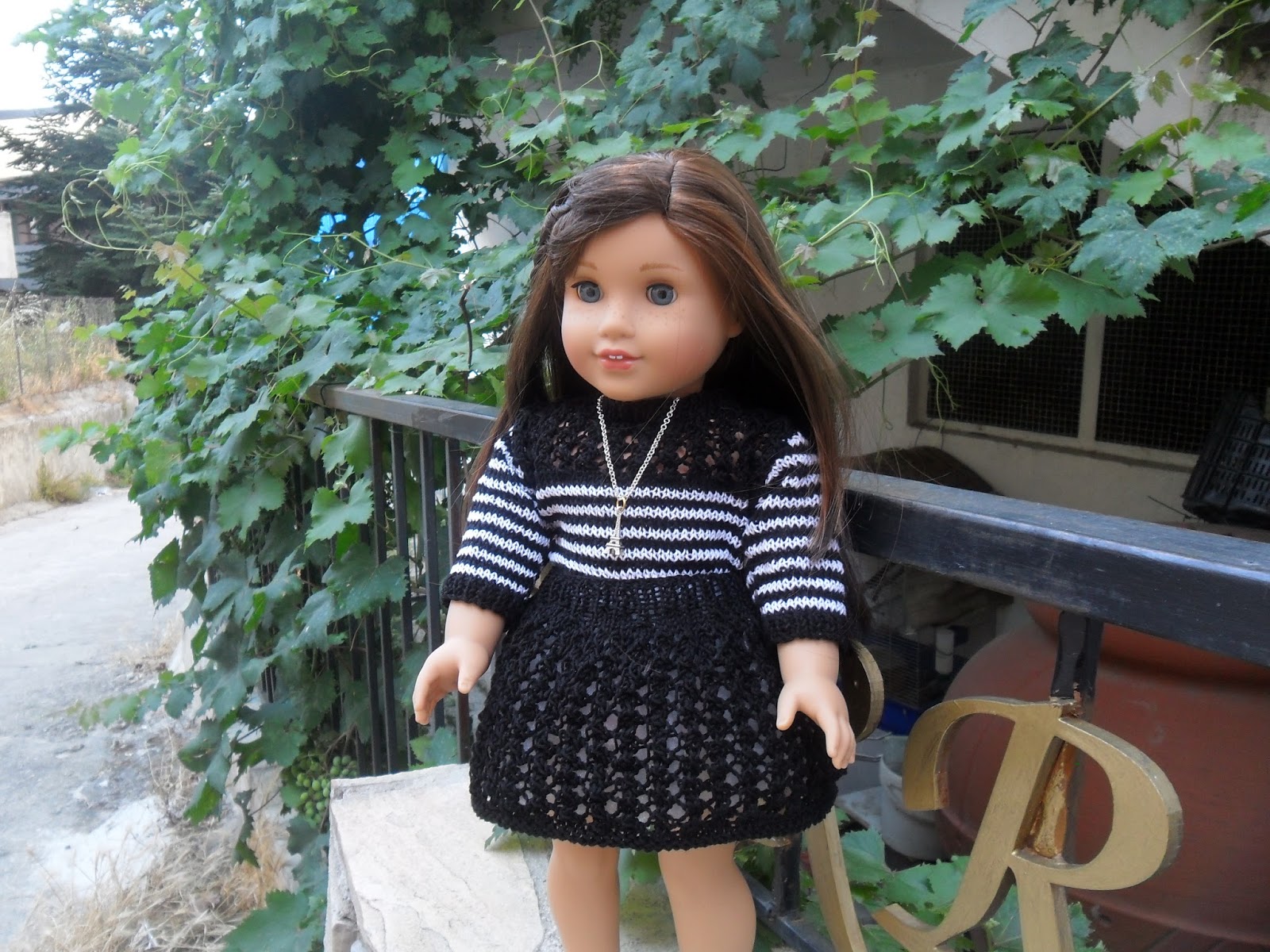 Olive Groves and Doll Knits Free knitting pattern for doll skirt