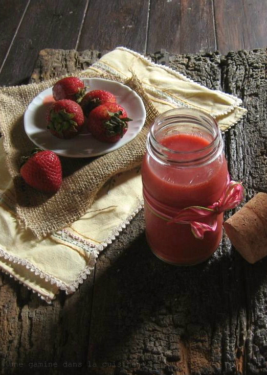 Strawberry Curd / une gamine dans la cuisine