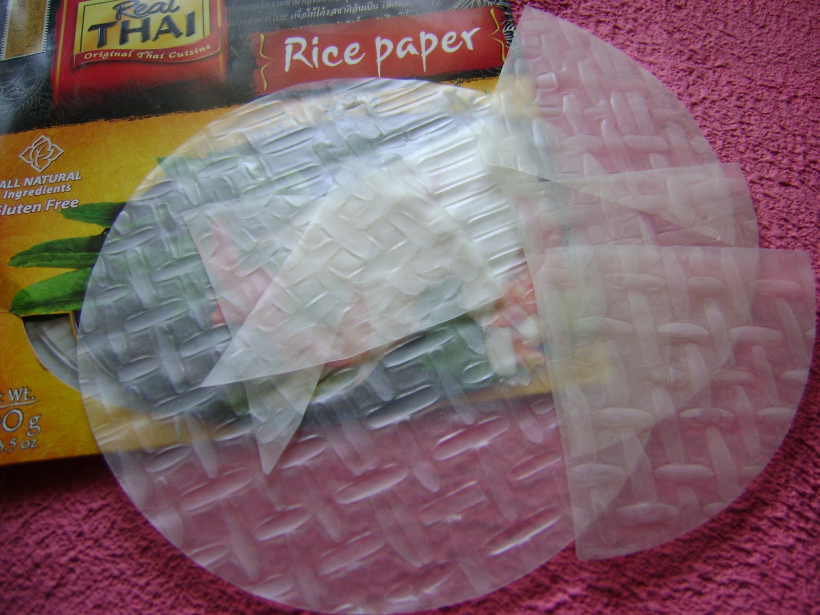 Chickpea salad in rice paper cups - Love is in my Tummy