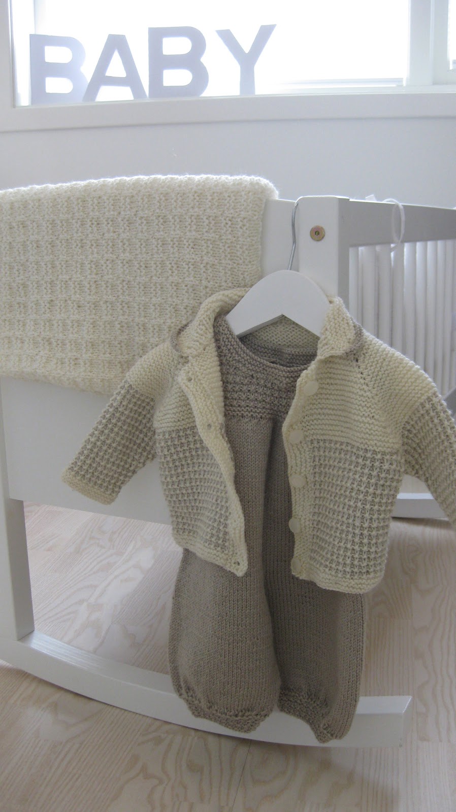 Stripet Strikket Babyteppe