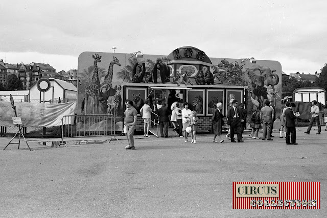 Cirque National Suisse Knie 1970 Roulotte façade et caisse de le menagerie du Cirque National Suisse Knie 1970